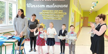 Powiększ grafikę: miedzynarodowy-dzien-jezyka-ojczystego-w-klasach-0-iii-175483.jpg